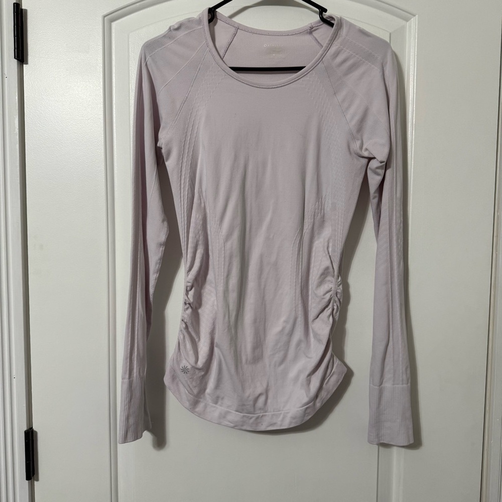 Athleta Long Sleeve Active Shirt Women’s Size Small Light Pink Ruched Sides